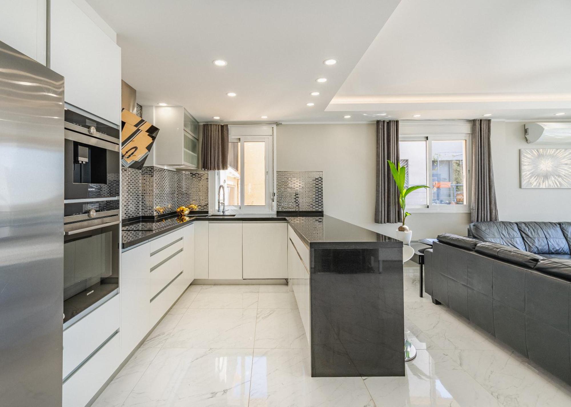 פואנגירולה Private Luxurious Hillside Villa With Pool & Sea Views For 8 To 10 Ppl מראה חיצוני תמונה